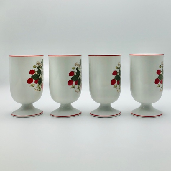 Set of 4 Vintage Strawberry Footed Mugs from Japan - Picture 5 of 9
